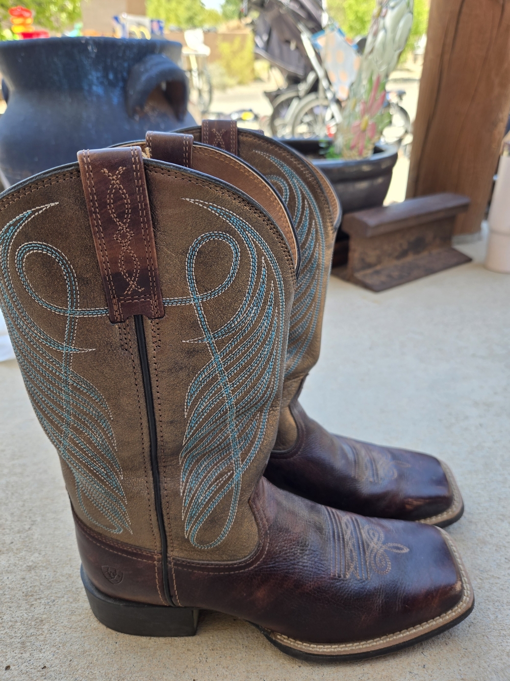 Ariat Brown Leather Western Heeled Boots with Turquoise Stitching